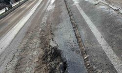Bozuk yollar kazalara davetiye çıkarıyor