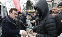 Kütahya’da vatandaşlara ücretsiz fidan dağıtıldı