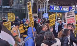 New York’ta binlerce Filistin destekçisi Times Meydanı’nda toplandı