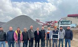 Vali Ekici İdil’de taş toplama ve kırma tesisinde incelemede bulundu