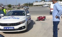 Bilecik'te otomobil ile motosikletin çarpışması sonucu 3 kişi yaralandı