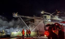 GÜNCELLEME - Pendik'te palet fabrikasında çıkan yangın söndürüldü