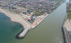 Karasu Sahil Düzenleme ve Rekreasyon Projesi'nin temeli atıldı