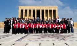 TEGV çocukları Ata'nın huzurunda