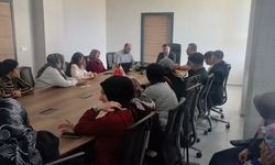 Altıntaş’ta "Ebeveyn Okulu" kursuyla aileler eğitimle buluşuyor