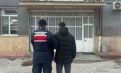 Aranan şahsı jandarma yakaladı