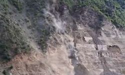 Artvin-Şavşat Karayolu’nda bir günde 3. heyelan: Yol ulaşıma kapandı