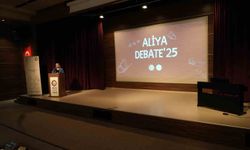Bayrampaşa’da İngilizce münazara yarışması heyecanı
