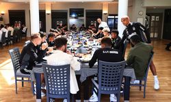 Beşiktaş Başkanı Serdal Adalı, Futbol A Takımı ile buluştu