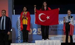 Bursa Büyükşehir Belediyesporlu Arya Aydoğan, Dünya Şampiyonu