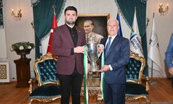 Bursaspor Başkanı Enes Çelik’ten Başkan Mustafa Bozbey’e teşekkür ziyareti