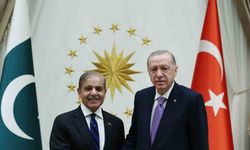 Cumhurbaşkanı Recep Tayyip Erdoğan, Pakistan Başbakanı Şahbaz Şerif ile Cumhurbaşkanlığı Külliyesi’nde bir araya geldi.