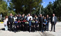 Diyarbakır’da çocuklar polis okulunu gezdi