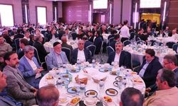 (Düzeltme) Binlerce kişi Diyarbakırlı hayırsever iş adamının mevlidinde bir araya geldi