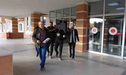 Gürültü üzerine kapıya çıkan komşusunu öldüren sanık, müebbet hapis cezasına çarptırıldı