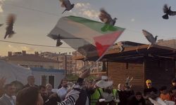 Güvercinler Filistin’in özgürlüğü için gökyüzüne bırakıldı
