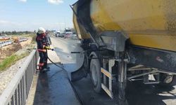 Hafriyat kamyonunun lastiğinde çıkan yangın korkuttu