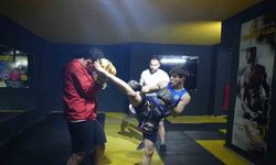 Hamza Eren Göksu, hem wushu hem de muay thaide dünya şampiyonluğu için ter döküyor