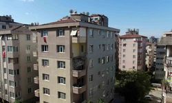 Kadıköy’de balkonu çöken bina dron ile görüntülendi