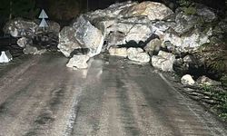 Kastamonu-Cide karayolunda heyelan meydana geldi