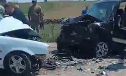 Kavşakta 2 otomobil çarpıştı: 1 ölü, 1 yaralı