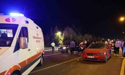 Kırmızı ışıkta bekleyen araçların arasına daldı, kaza sonrası kayıplara karıştı