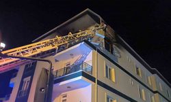 Kırşehir’de 4 katlı binada yangın paniği... 3 kişi dumandan etkilendi