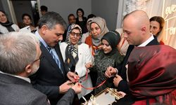Kız istemeye Vali’de katıldı
