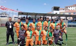 Malatya Büyükşehir Belediye Ampute Futbol Takımı şampiyonluğu kutladı