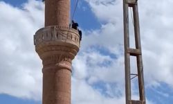 Minareye çıkarak atlamak istedi