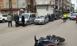 Motosikletin çarptığı yaya yaralandı
