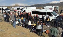 Öğretmenleri taşıyan minibüs kazaya karıştı: 3’ü ağır 15 yaralı