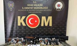 Silah kaçakçıları derin dondurucuya sakladı, polisten kaçamadı