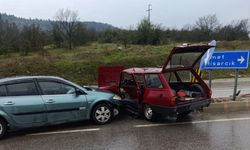 Tavşanlı’da iki otomobil çarpıştı: 1 ölü, 1 yaralı