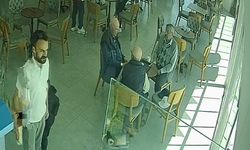 Tekirdağ’da deprem anında kafede dikkat çeken anlar: 3 ihtiyar depremi hissetmedi, kaçanları izledi