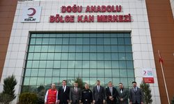 Vali Çiftçi, Doğu Anadolu Bölge Kan Merkezi’ni ziyaret etti