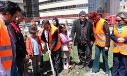 Van’da Alzheimer hastaları, nöroloji ve psikiyatri hastaları için meyve bahçesi oluşturdu