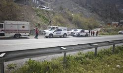 Zap Suyu’nun debisi yükselince mahsur kalan 4 kişi kurtarıldı
