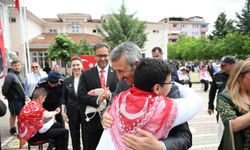 Edirne'de temsili askerlik yapacak engelli öğrencilere "asker kınası" yakıldı