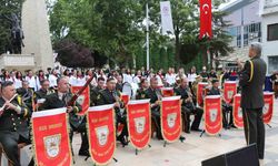 Ege Ordusu Bölge Bandosu, öğrencilerle birlikte Denizli’de konser verdi