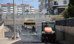 Elazığ’da asfaltlama çalışmaları sürüyor