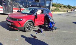İzmir’de otomobil motosikletle çarpıştı: 1 ağır yaralı