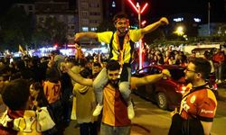 Kütahya’daki kutlamalara Fenerbahçeli taraftar da katıldı