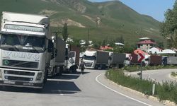 Türkiye-İran sınırında 2 kilometrelik tır kuyruğu