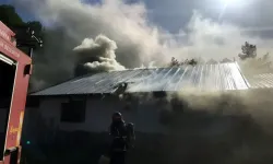 Yayla evinde yangın: 4 genç dumandan etkilendi