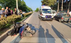 Çanakkale'de otomobile çarpan motosikletin sürücüsü yaralandı