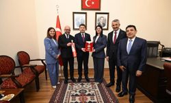 Devlet protokolü "kırmızı dipli mumla" Kırkpınar'a davet edildi