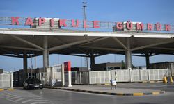 Kapıkule'den Türkiye'ye giriş yapan gurbetçiler, bayrama anavatanlarında girmenin mutluluğunu yaşadı