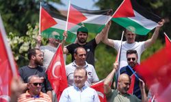 Yıldız Teknik Üniversitesi öğrencileri ve akademisyenleri Gazze için yürüdü