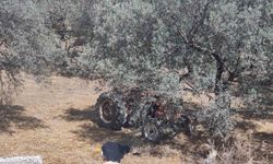 Devrilen traktörün altında kalan sürücü hayatını kaybetti